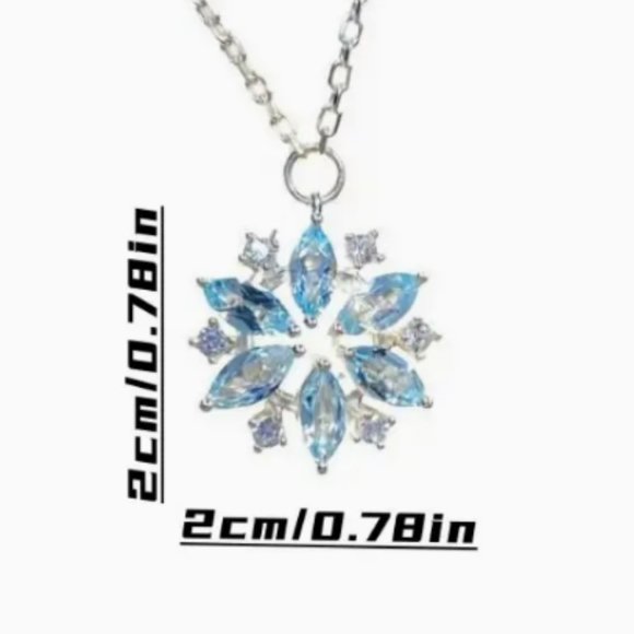 SPARKLING SNOWFLAKE NECKLACE in Silver - Picture 2 of 2